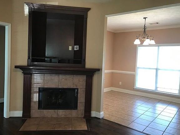 3rd image of 75 Redwood Dr