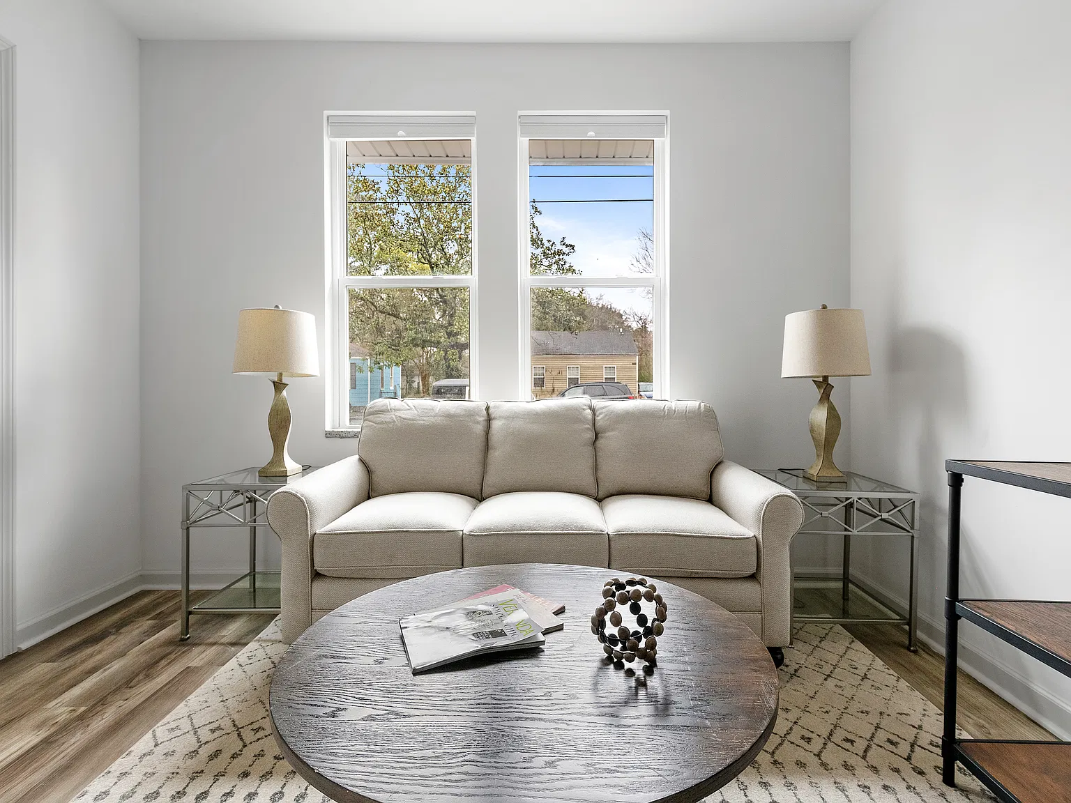 4 bed, 1502 sqft, $4,300 — Photo 3