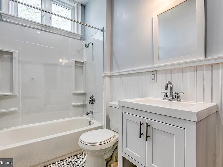 5009 Catherine St #1 — Photo 7