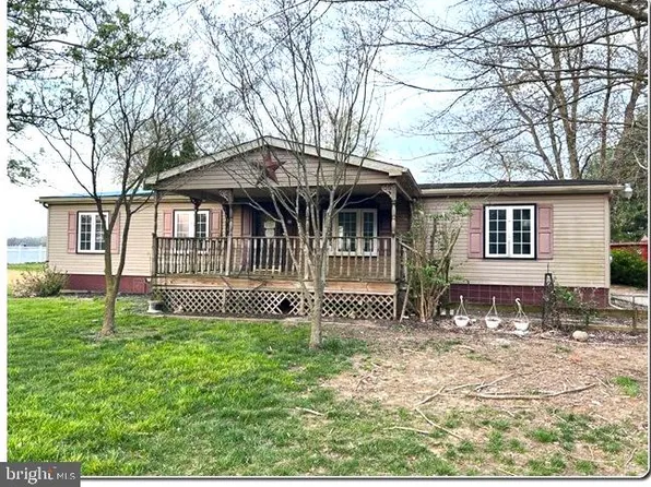50 Cedar Ln, Elmer, NJ 08318