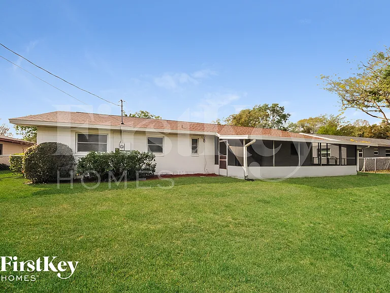504 Saint Dunstan Way — Photo 16