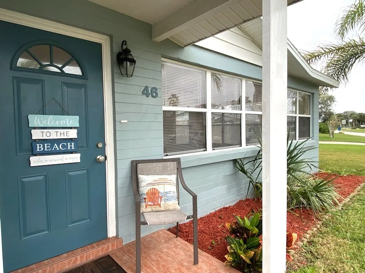 Adorable Beachside Bungalow! — Photo 2