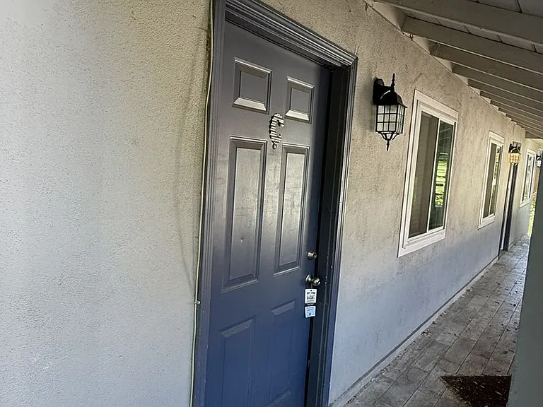 627 T St — Photo 13