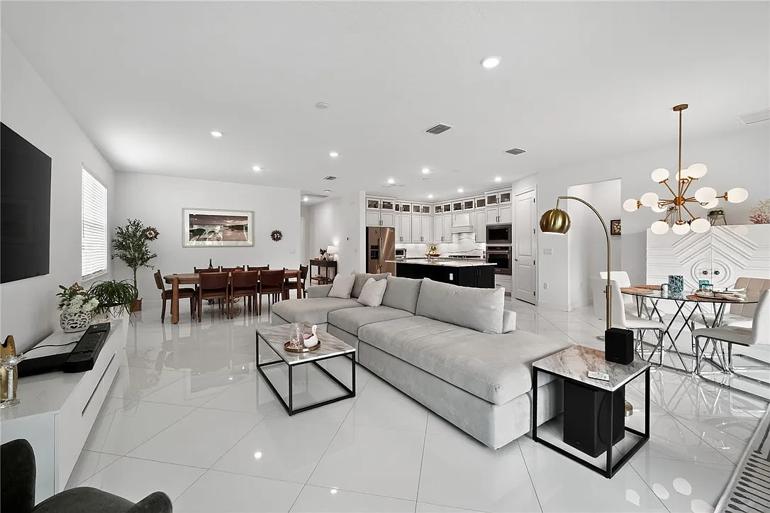 3 bed, 2184 sqft, $3,800 — Photo 3