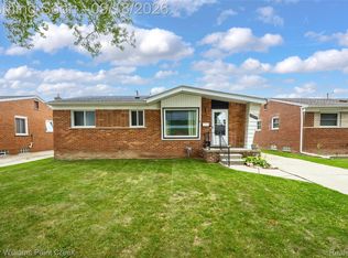 29237 Boston St, Saint Clair Shores, MI 48081
