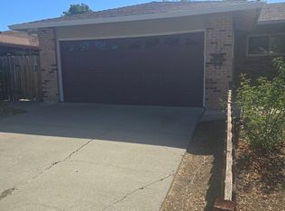 326 Honeysuckle Dr, Fairfield, CA 94533