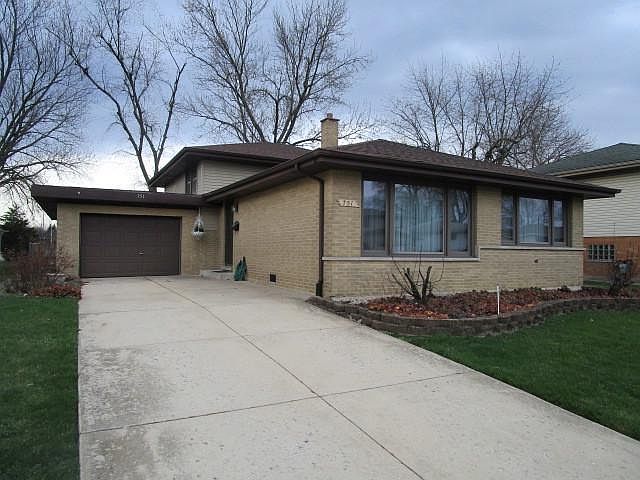 1st image of 751 E 169th St