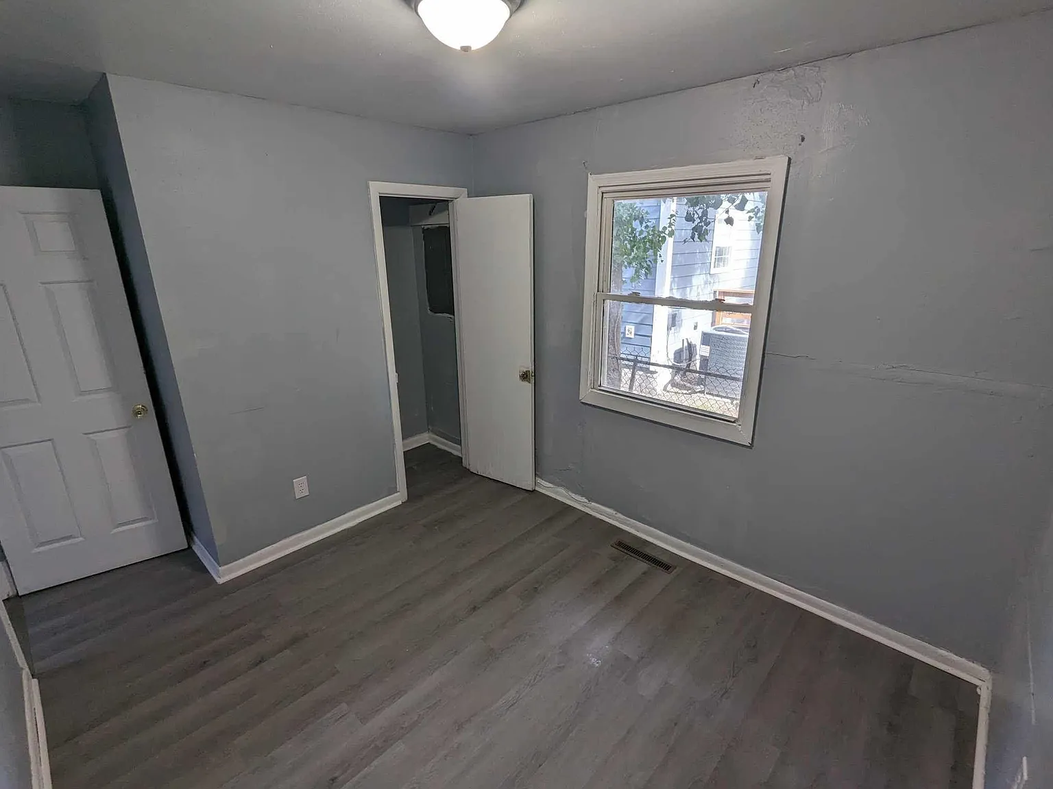 3 bed, 960 sqft, $1,535 — Photo 2