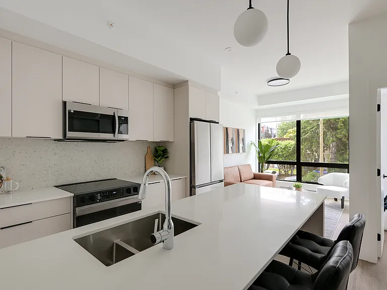 612 Constance Ave — Photo 5