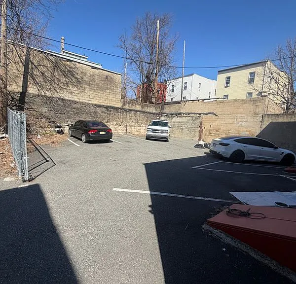 131 Huntington Ter #1 — Photo 13
