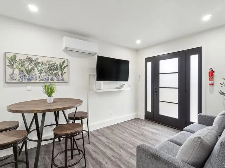 2032 Kearney Ave — Photo 9