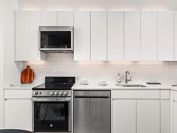 5th image of 126 Sandford St #2044