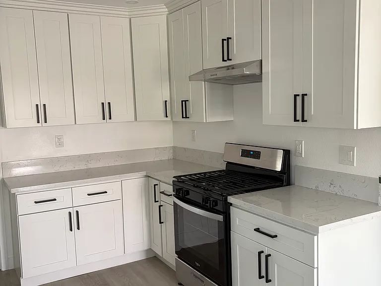 2740 Wabash Ave — Photo 2