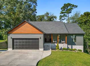 138 Dana Ln, Chickamauga, GA