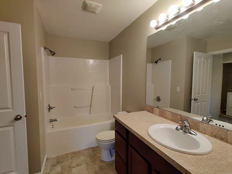 8726 Stockholm Ln NE — Photo 11