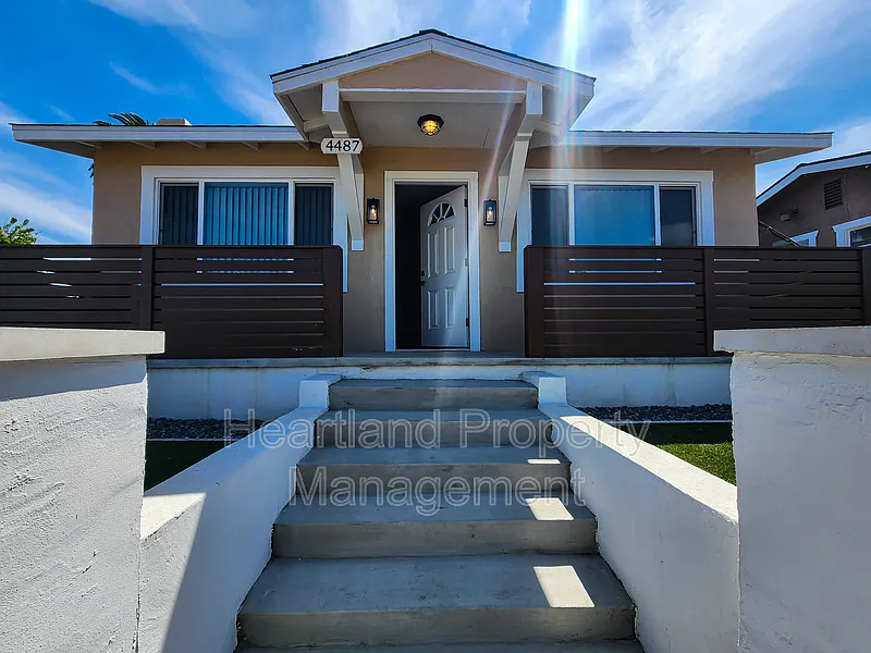 2 bed, 1.0 bath, 624 sqft, $2,595 — Photo 2