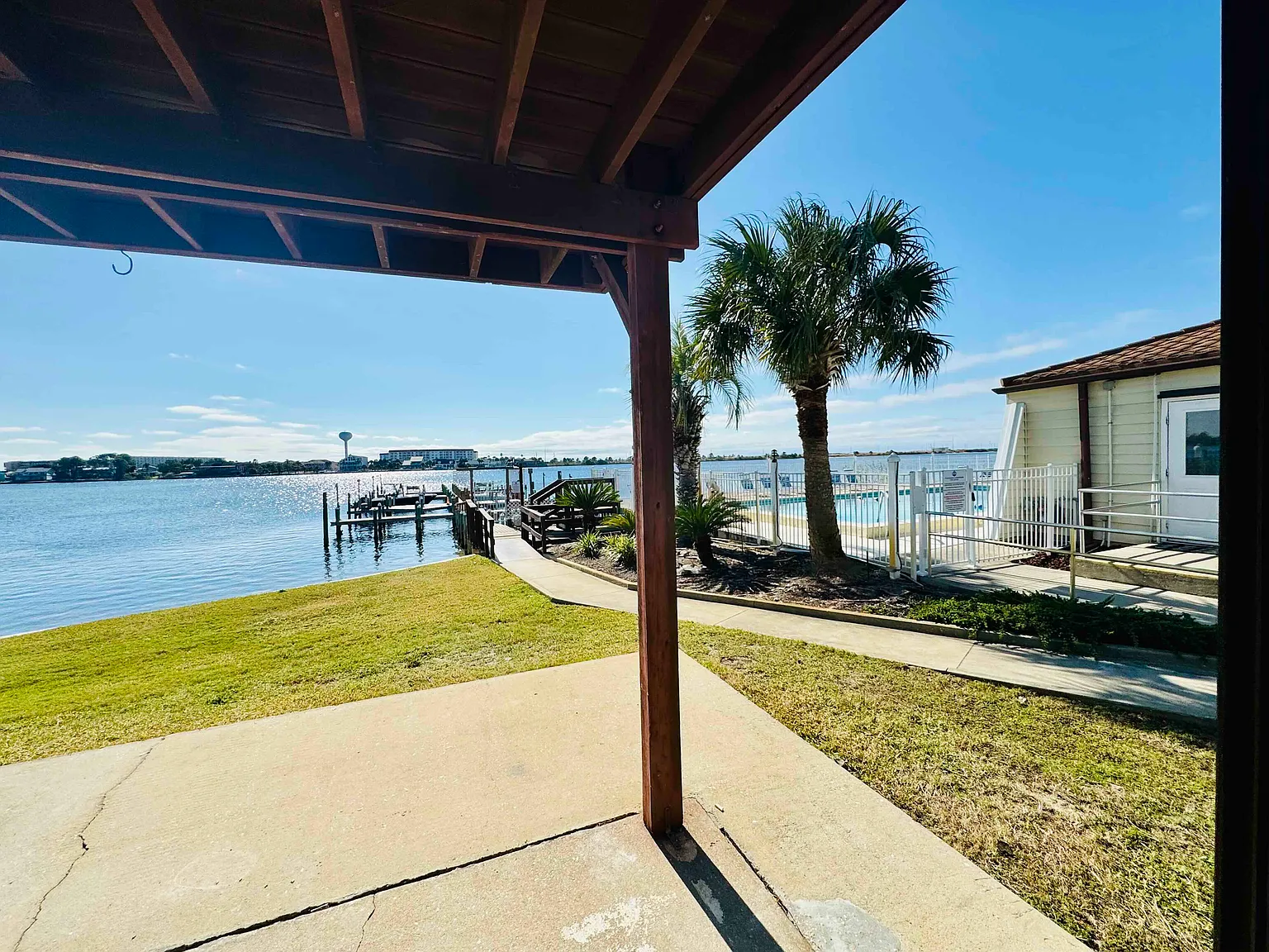 2 bed, 1029 sqft, $2,300 — Photo 2