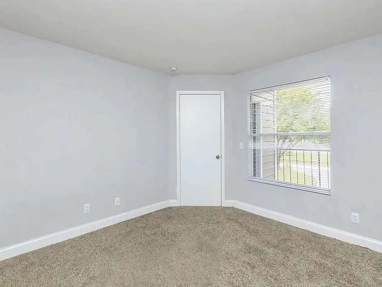 Walden Palms Apartments — Photo 25