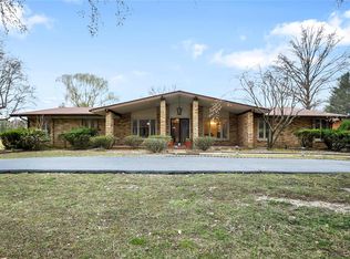 14032 Cross Trails Dr, Chesterfield, MO 63017