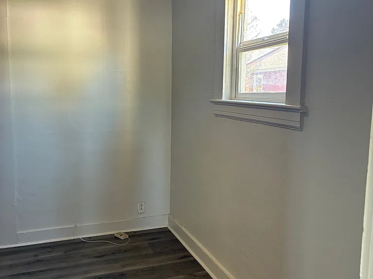 bonus space outside bedroom