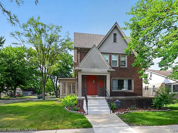2nd image of 15105 Maplewood Ave