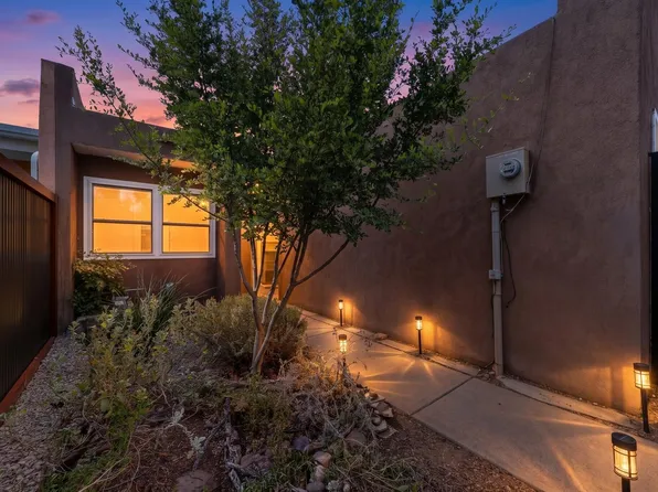 560 Berry Rd NW, Albuquerque, NM 87107