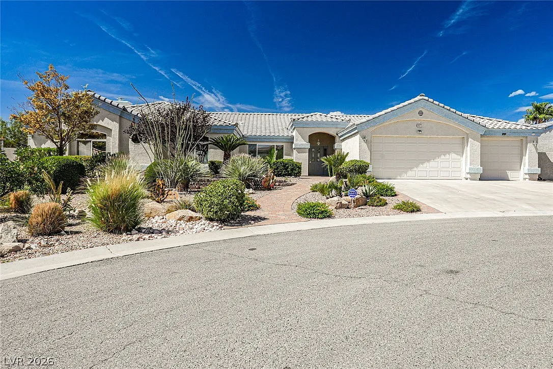 4 bed, 3.5 bath, 3309 sqft, $3,995 — Photo 1