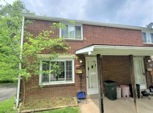 208 Lynnwood Dr, Penn Hills, PA