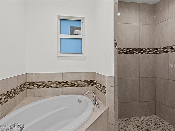 2nd image of 2850 W Price Blvd