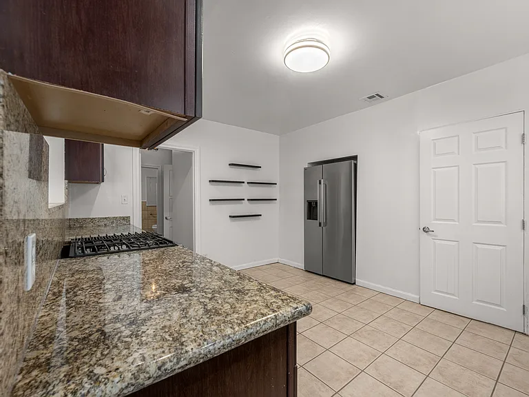 1030 N Spaulding Ave #1030 — Photo 30