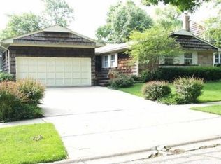 1015 Whitehall Dr, Buffalo Grove, IL 60089