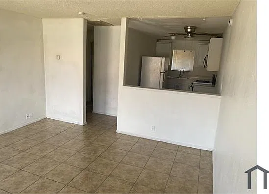 2 bed, 900 sqft, $1,400 — Photo 2