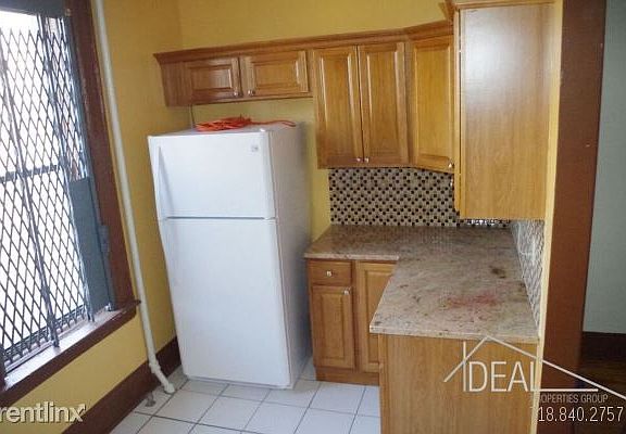 5th image of 513 Park Pl #4
