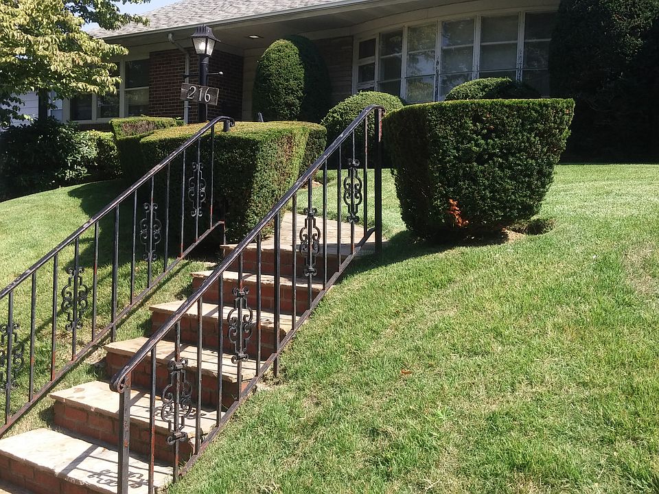 1st image of 216 Dunwoodie St