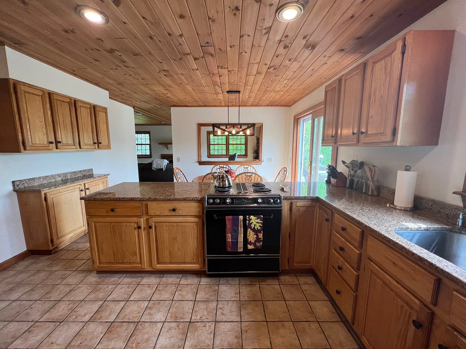 4 bed, 3.5 bath, 2720 sqft, $5,000 — Photo 3
