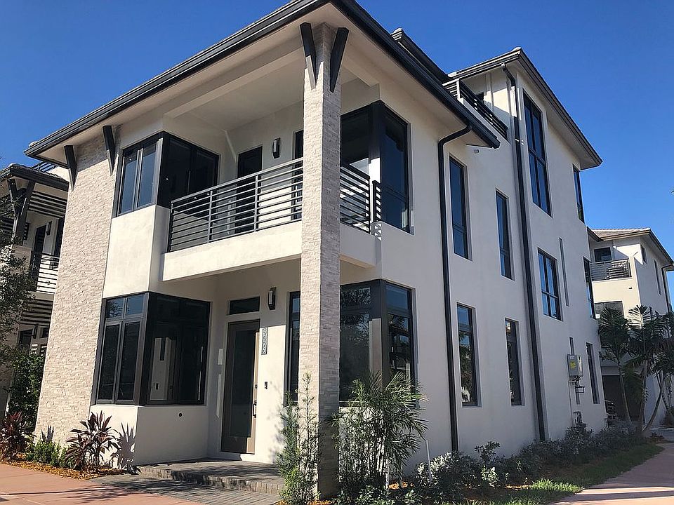 1st image of 5096 NW 84th Ave