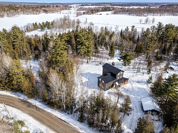 3rd image of 628 Sugar Bush Rd