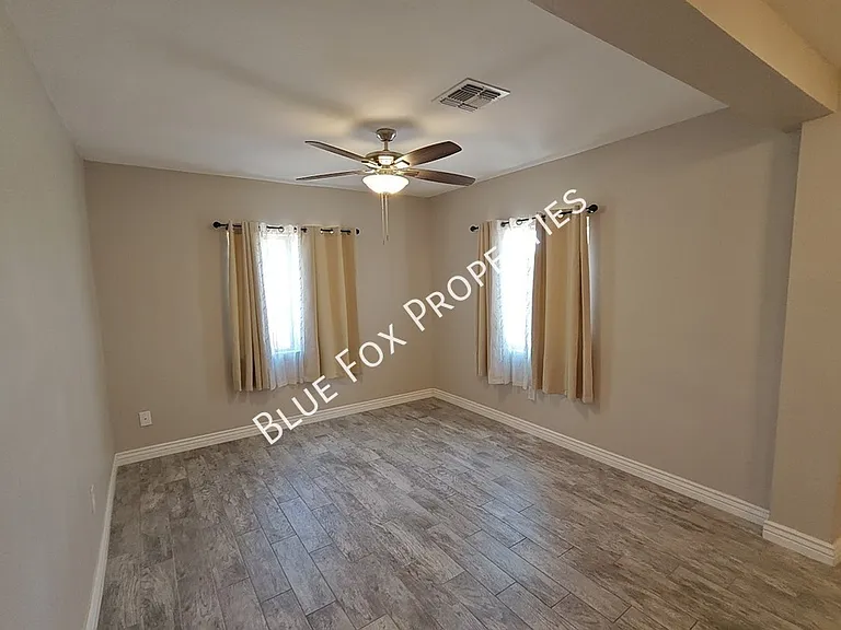 619 S Highland Ave — Photo 16