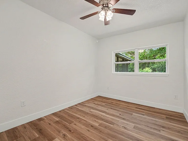 1111 Brewer Ct — Photo 13