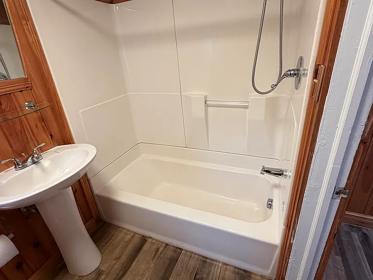 142 Bay St #2 — Photo 17