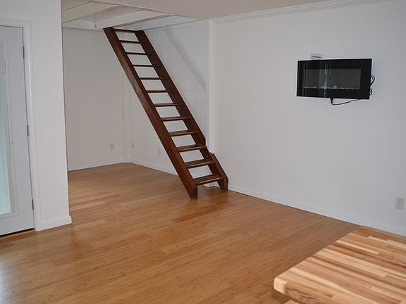 4th image of 6440 139th Pl NE APT 9