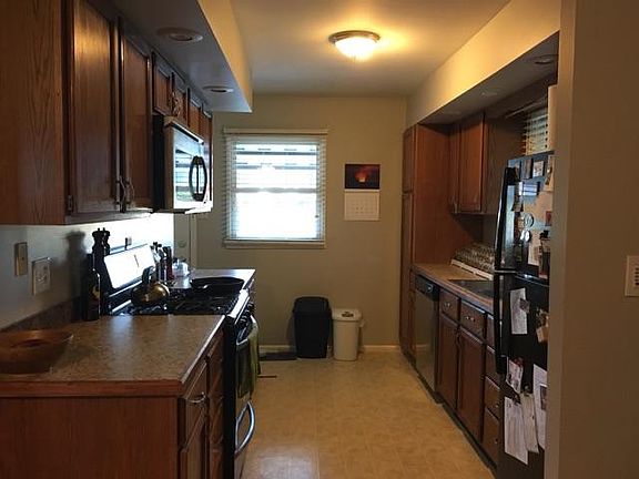 2nd image of 202 Hessel Blvd