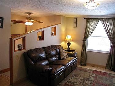 3rd image of 105 Pheasant Dr
