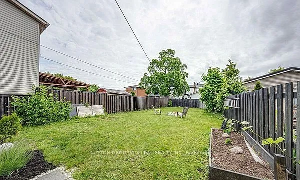 43 Adair Ave N — Photo 19