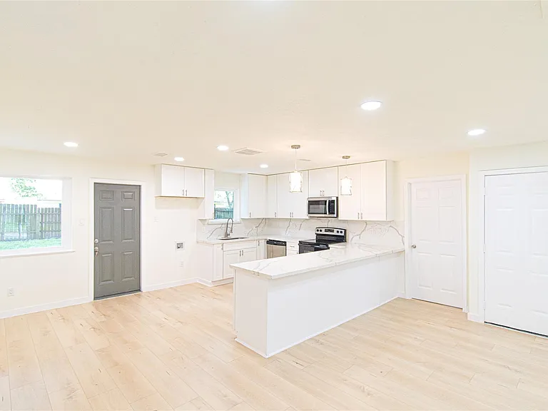13619 Elm Ct — Photo 10