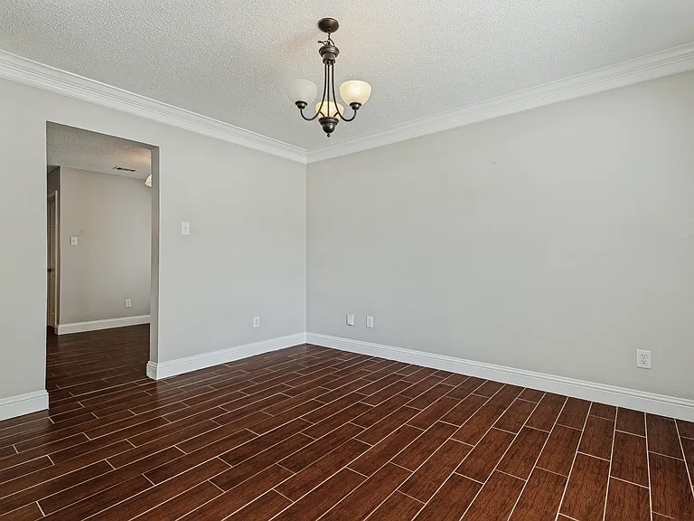 3900 Columbus Dr — Photo 11