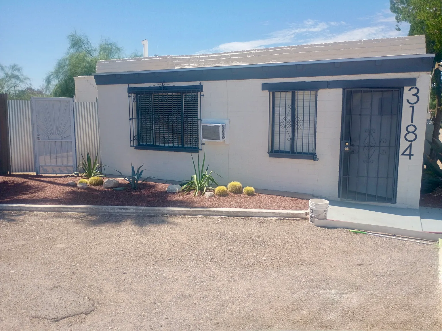 Studio, 512 sqft, $748 — Photo 2