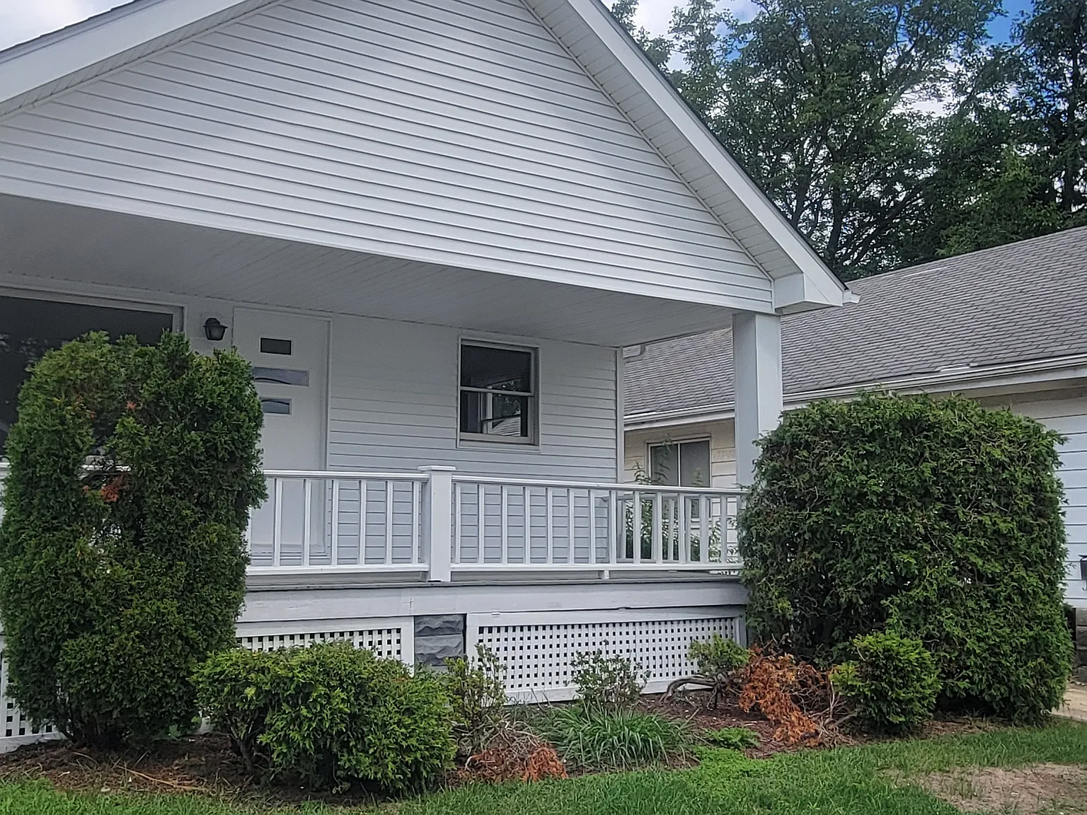 2 bed, 836 sqft, $1,600 — Photo 1