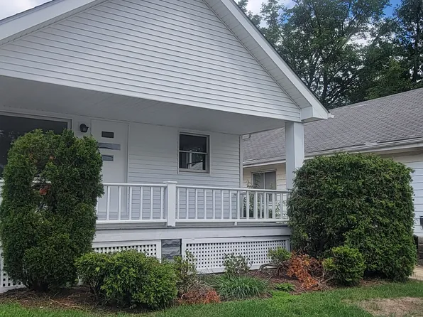 5320 Kohout St, Maple Heights, OH 44137