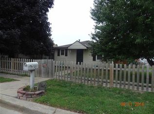 723 N 4th Ave, Hastings, NE 68901